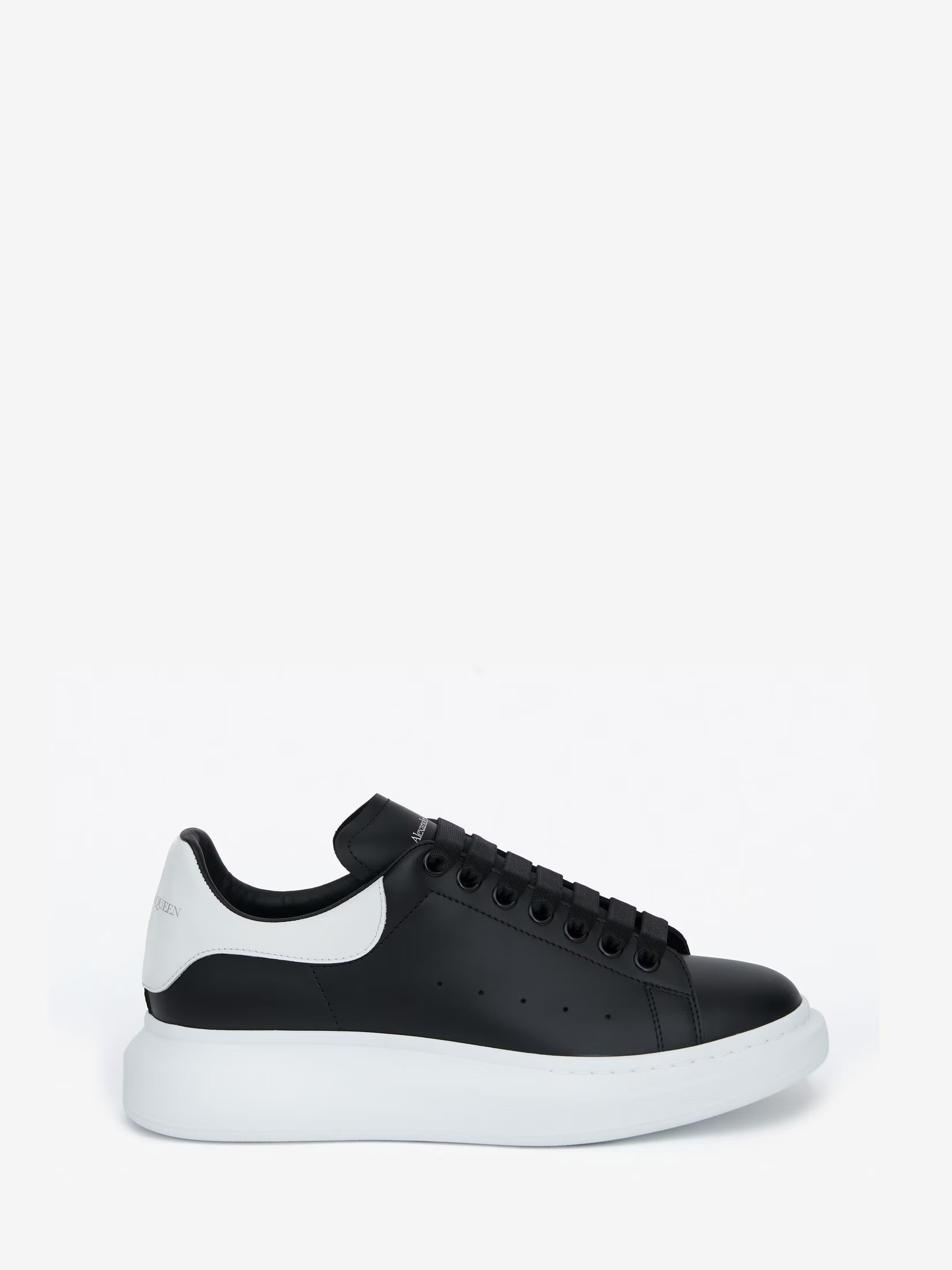 Alexander McQueen – Oversized Sneaker (Black/White)