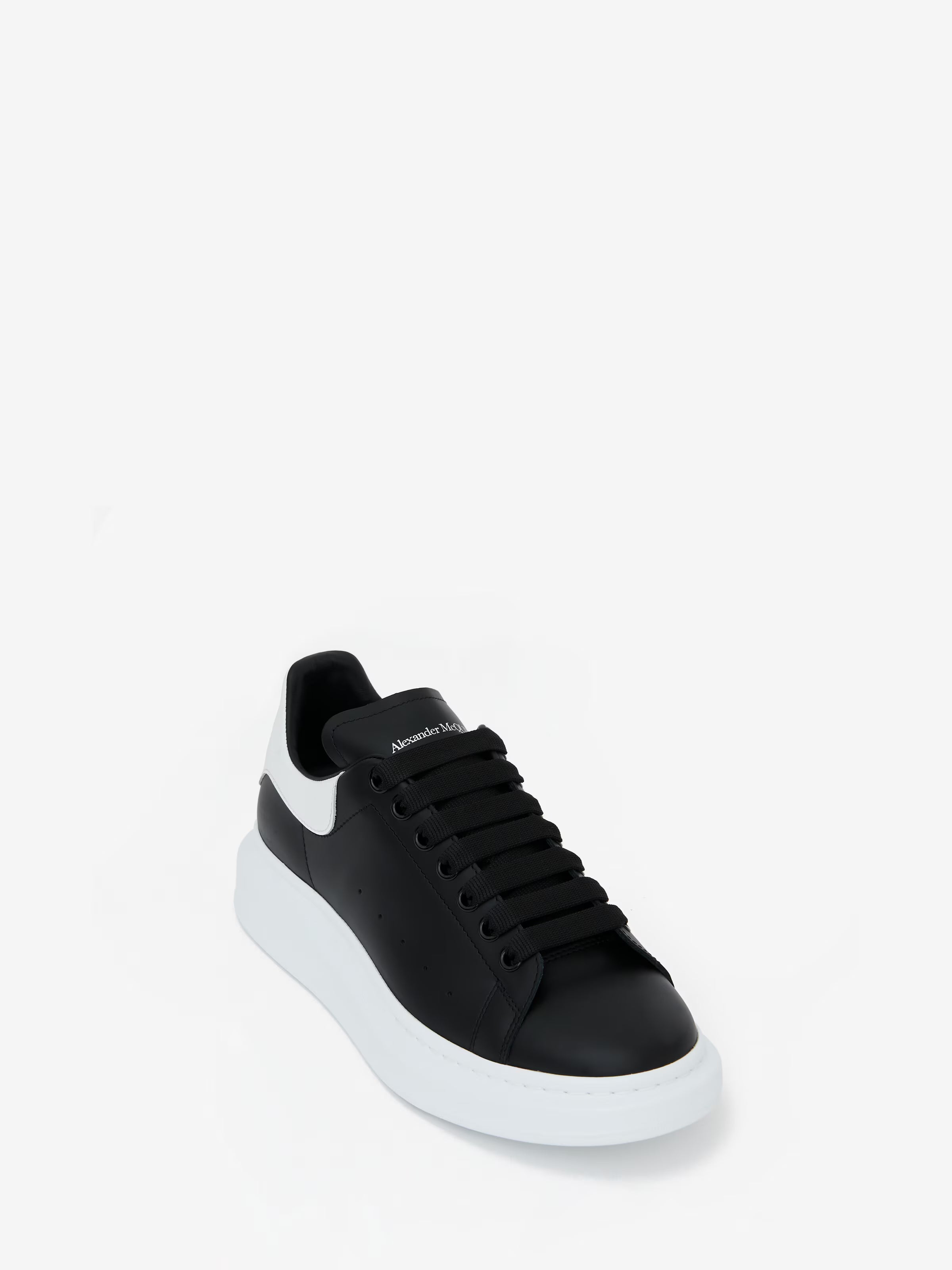 Alexander McQueen – Oversized Sneaker (Black/White)